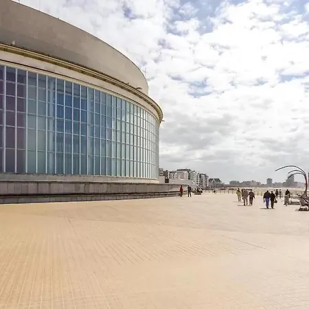 Daire Centrally Located Close To The Oostende