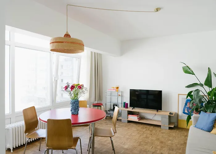 Centrally Located Close To The Appartement